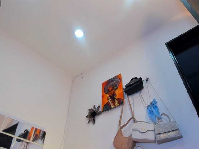 MiaEvans0 live cam on BongaCams