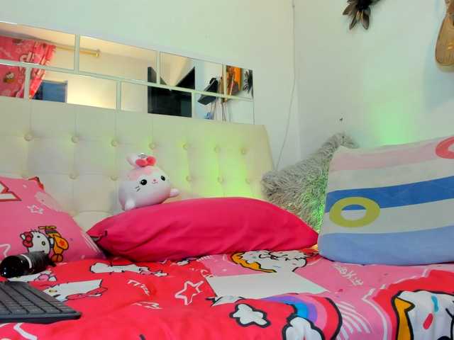 MiaEvans0 live cam on BongaCams
