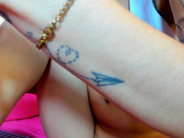 MiaEvans0 live cam on BongaCams