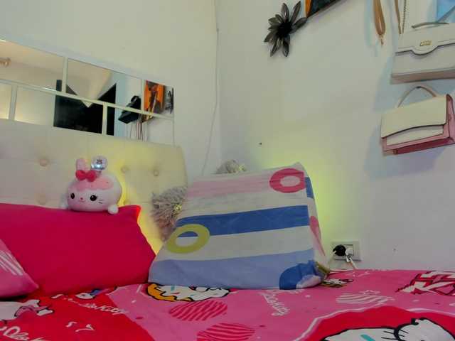 MiaEvans0 live cam on BongaCams