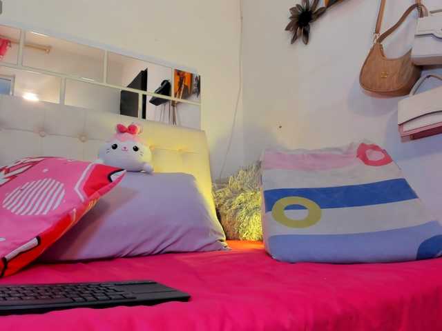 MiaEvans0 live cam on BongaCams
