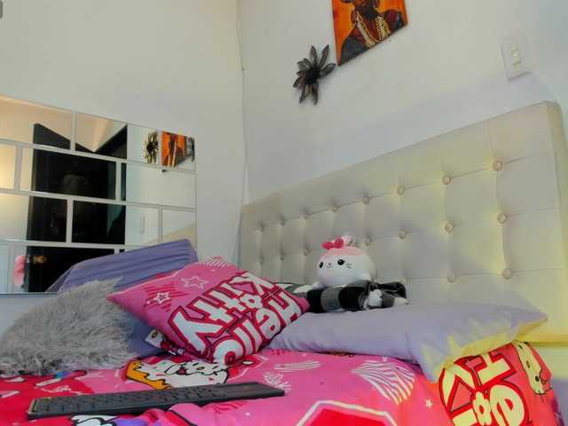 MiaEvans0 live cam on BongaCams