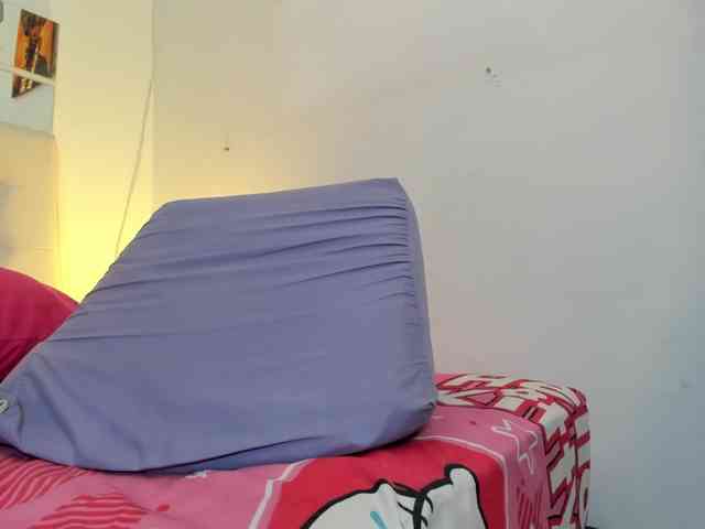 MiaEvans0 webcam