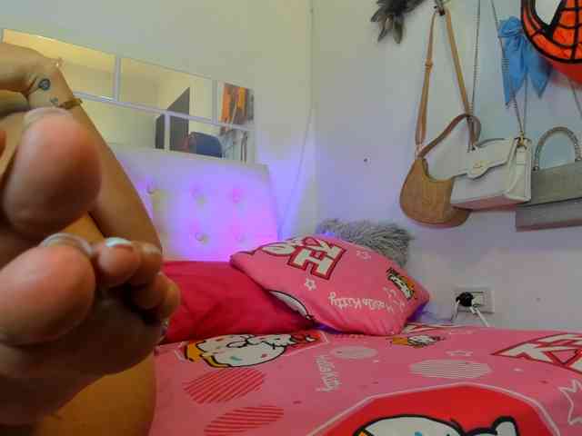 MiaEvans0 webcam