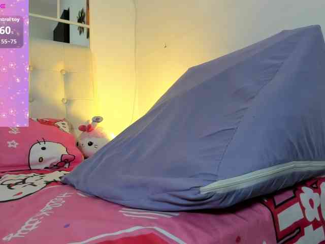 MiaEvans0 webcam