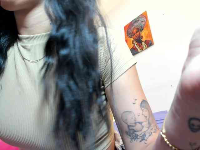 MiaEvans0 webcam