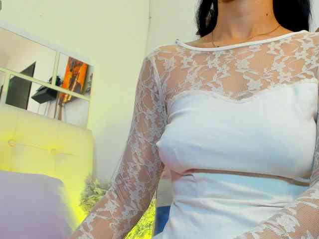 Модель: MiaEvans0
