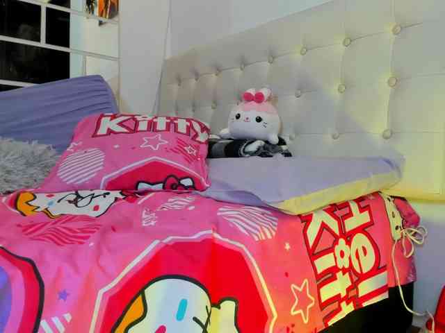 MiaEvans0 webcam