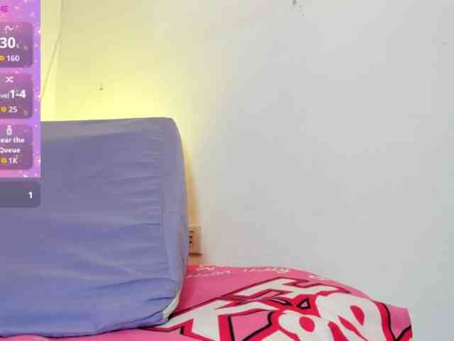 MiaEvans0 webcam