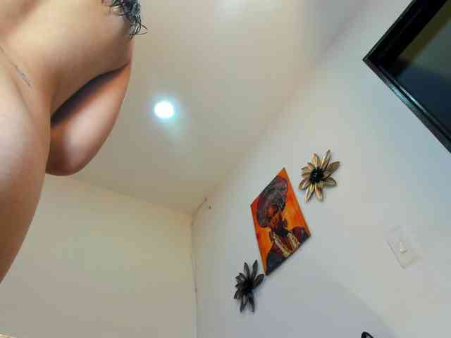 Model: MiaEvans0