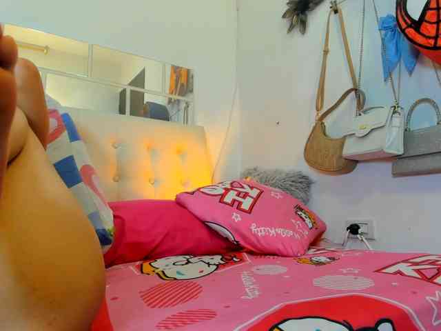 MiaEvans0 webcam
