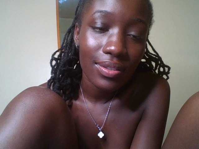 FlirtyZariah live cam on BongaCams