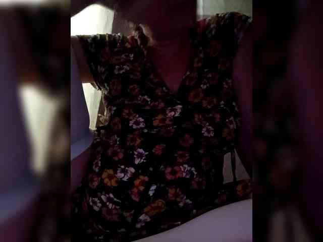 AugustinaCrys webcam