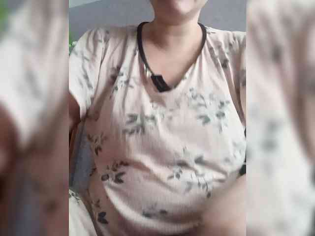 AugustinaCrys webcam