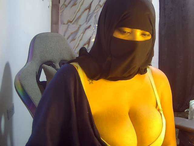 Kanyatt's BongaCams show and profile