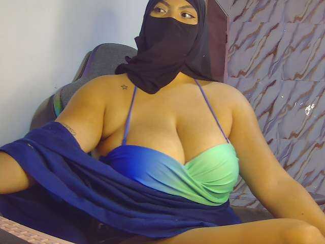 Kanyatt live cam on BongaCams
