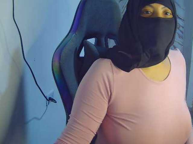 Kanyatt live cam on BongaCams