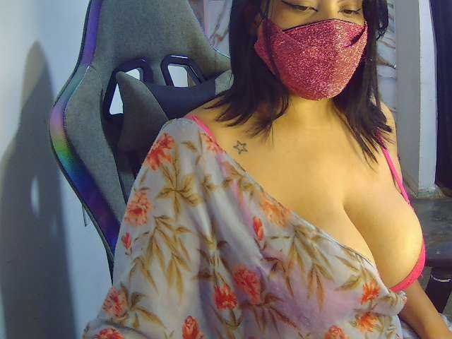 Kanyatt live cam on BongaCams