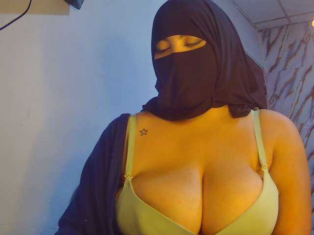 Kanyatt's BongaCams show and profile