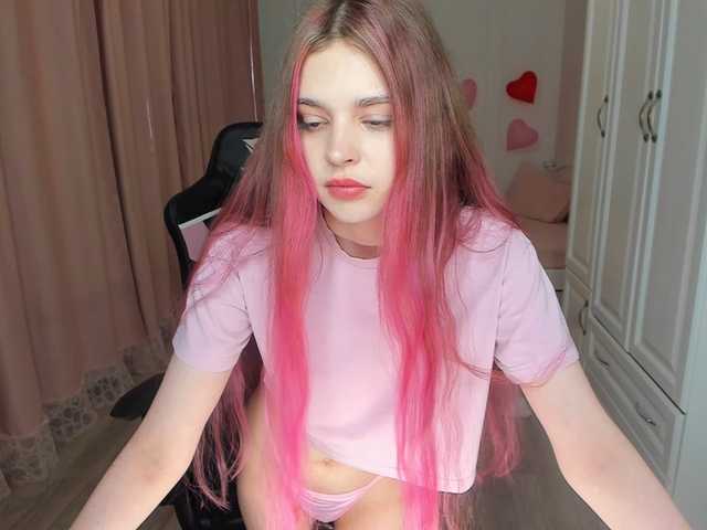 c4ssie's BongaCams show and profile