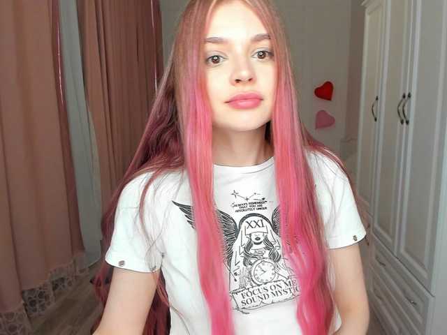 c4ssie's BongaCams show and profile