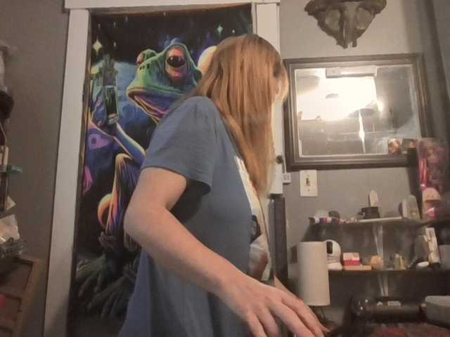 Pizzedwife live cam on BongaCams