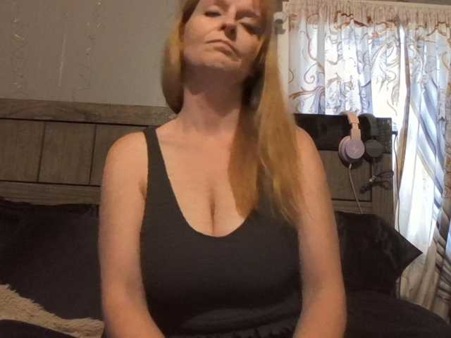 BeautyQueenMa live cam preview