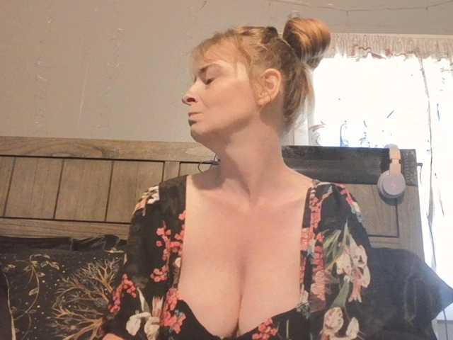 BeautyQueenMa live cam preview