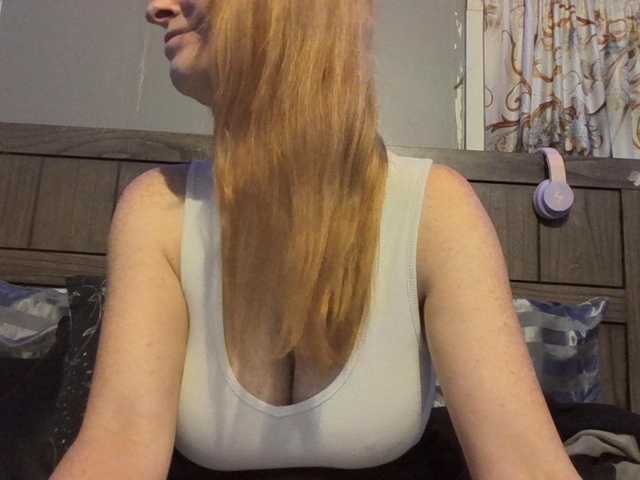 Pizzedwife live webcam show