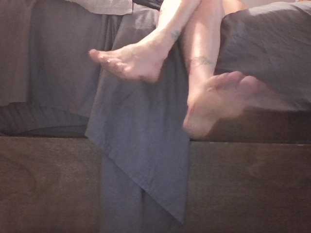 Pizzedwife live cam on BongaCams