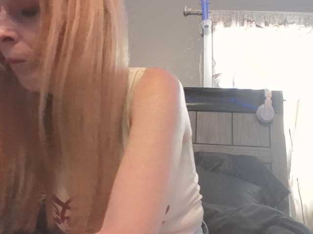 BeautyQueenMa live cam preview