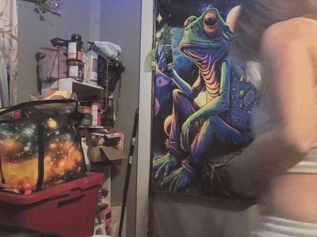 Pizzedwife live cam on BongaCams