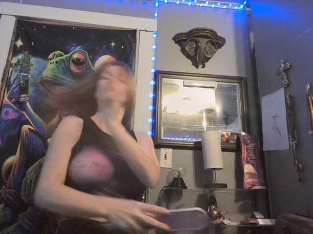 Pizzedwife live webcam show
