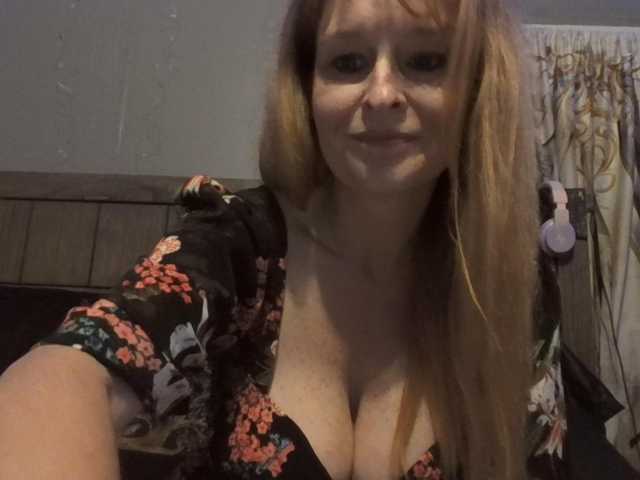 BeautyQueenMa live cam preview