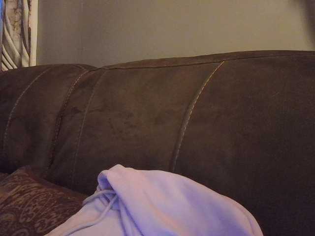 Pizzedwife, live now on BongaCams