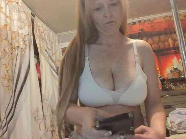 BeautyQueenMa webcam