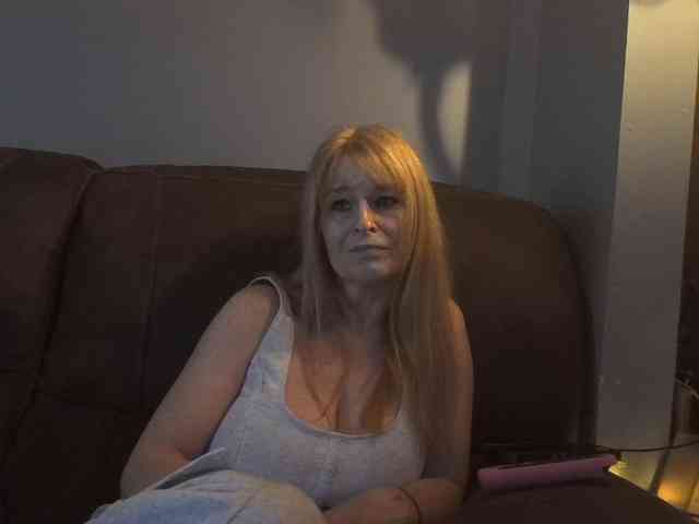 BeautyQueenMa webcam