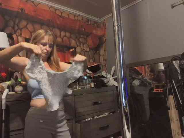 BeautyQueenMa webcam