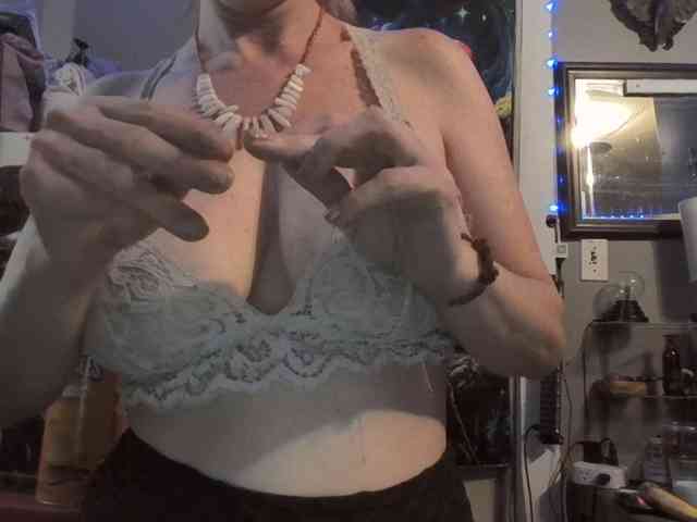 BeautyQueenMa webcam