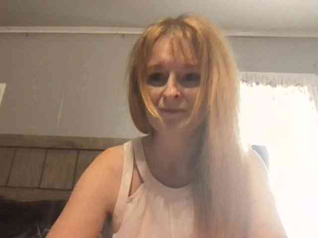 BeautyQueenMa webcam