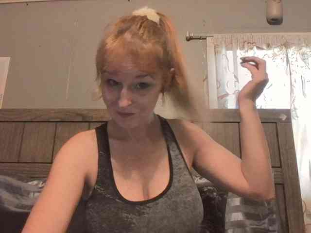 Pizzedwife Sex Cam Show