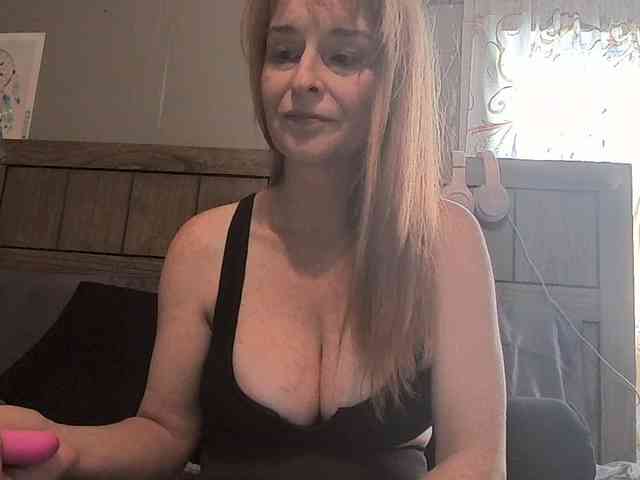 BeautyQueenMa webcam