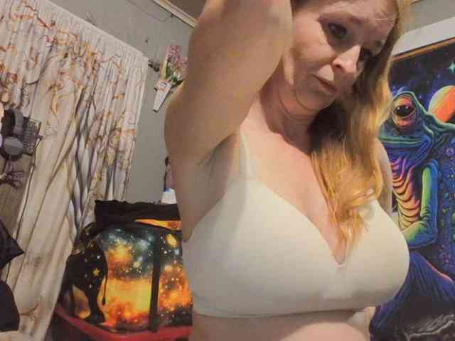 BeautyQueenMa webcam