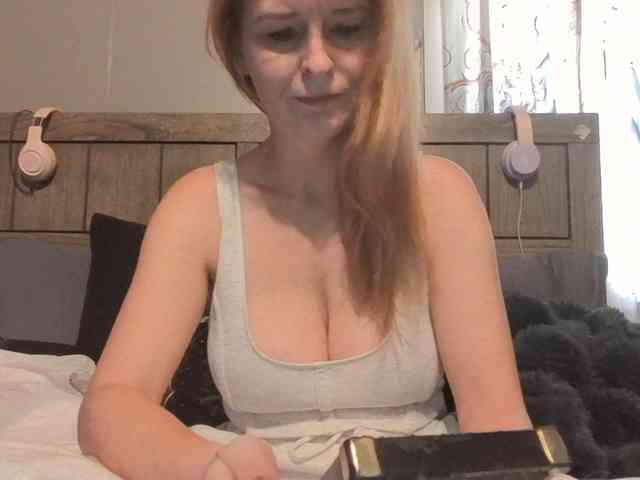 BeautyQueenMa webcam