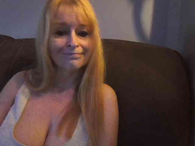 BeautyQueenMa webcam