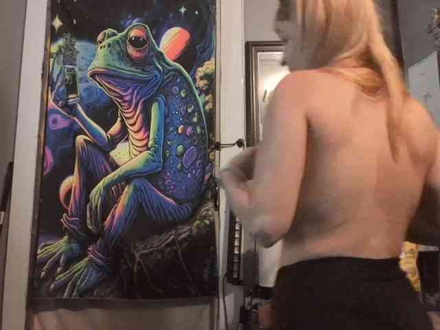 Pizzedwife Sex Cam Show