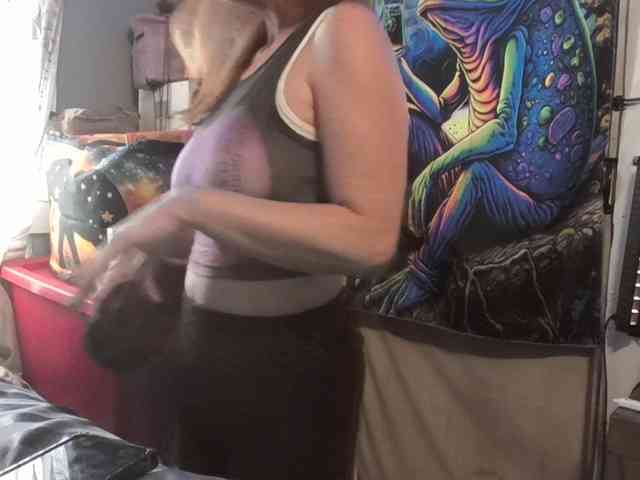 BeautyQueenMa webcam