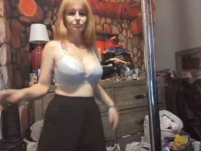 BeautyQueenMa webcam