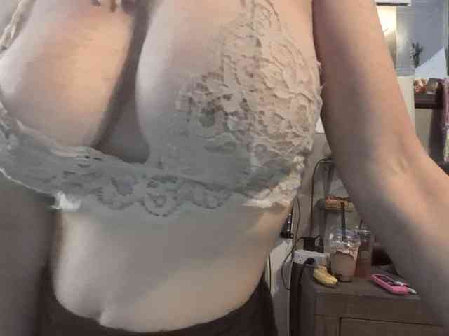 BeautyQueenMa webcam