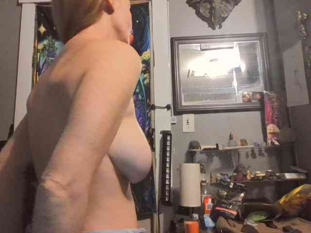 Pizzedwife Sex Cam Show